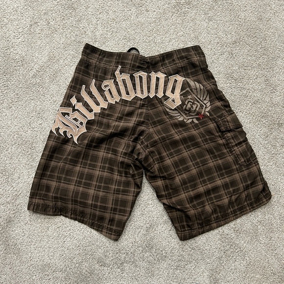 ⭐️Free with Purchase⭐️ Billabong shorts - Picture 4 of 5